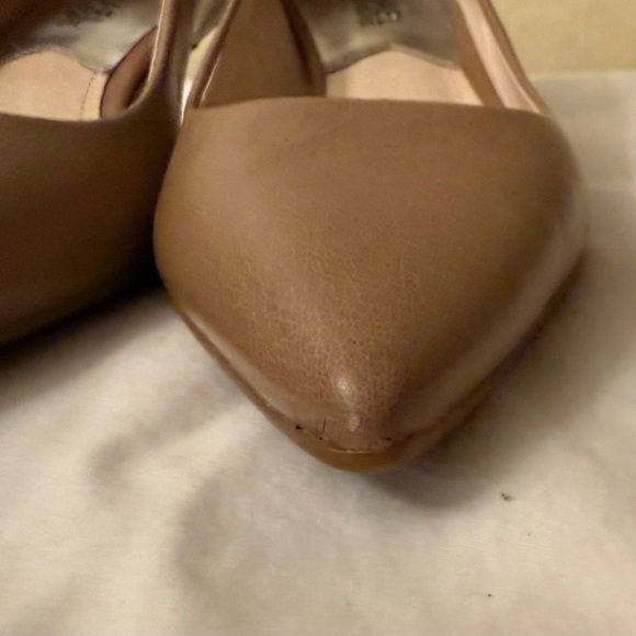 Michael Kors Tan Kitten Heel Pumps, GUC, Size 5. - Picture 7 of 14